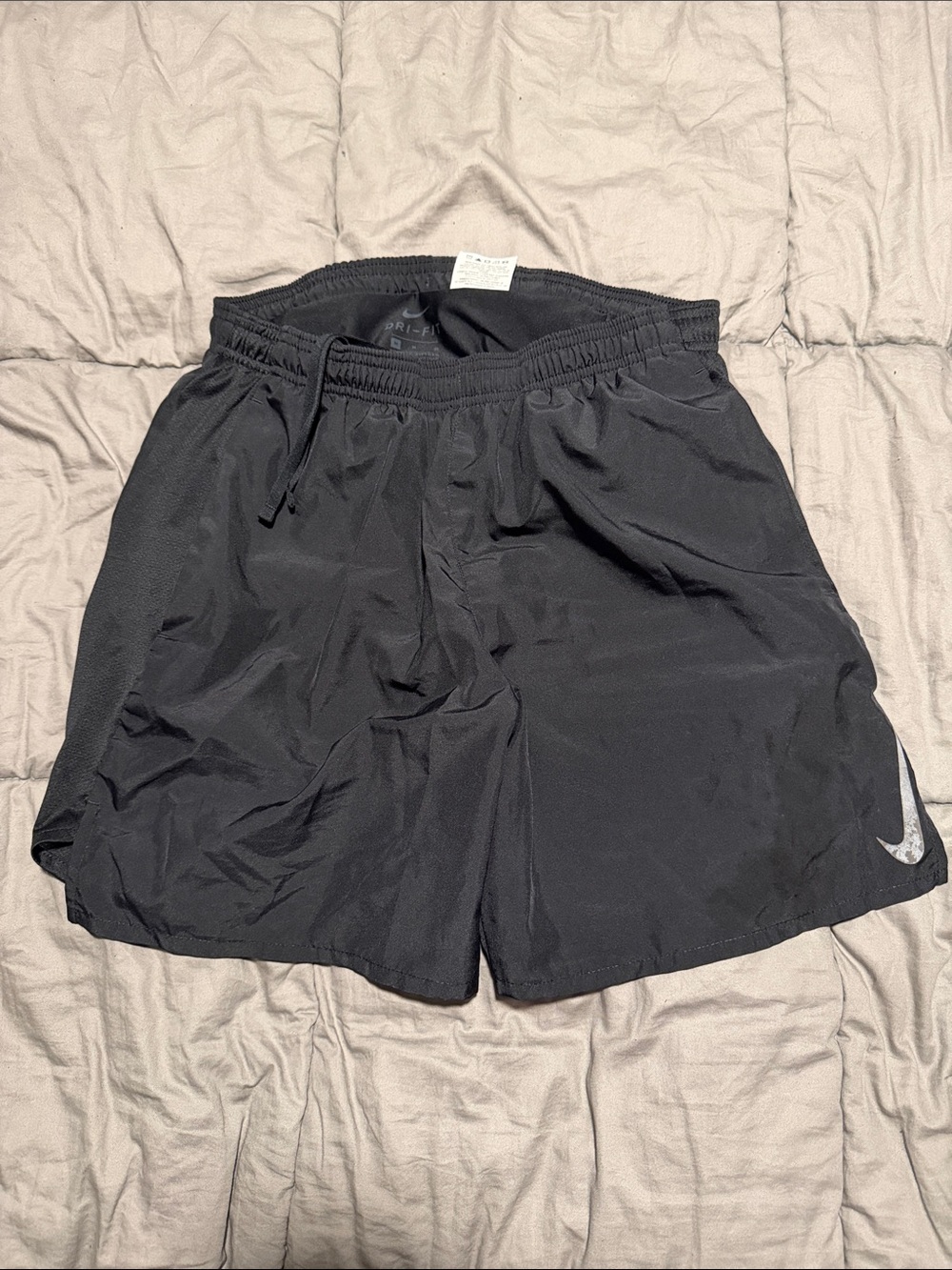 Nike Black Men’s Athletic Training Shorts with Reflective Swoosh 2-in-1